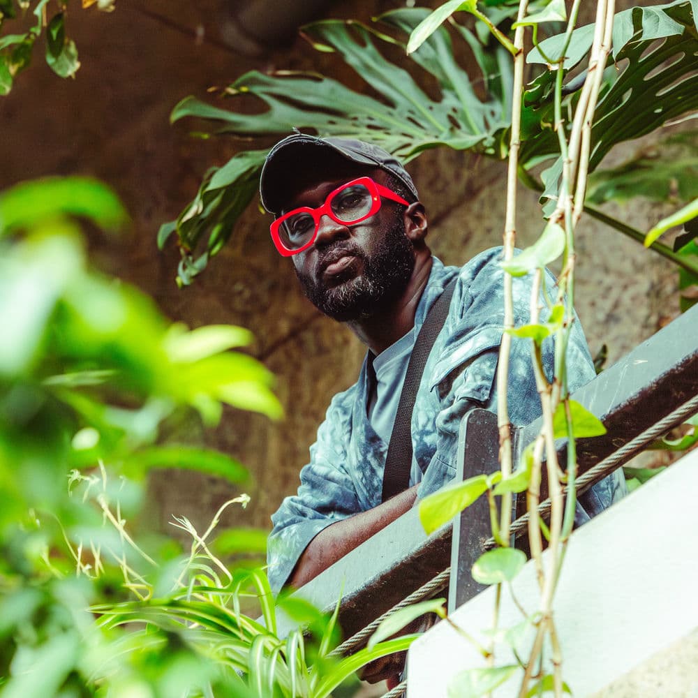Kwes.