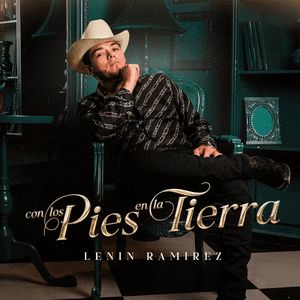 Con Los Pies en La Tierra by Lenin Ramírez