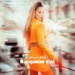 Esmerin Adı Oya (Sarışınlar Çat) by Derya Uluğ